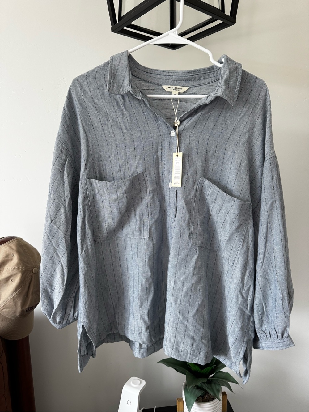 Brand New with tags women’s plus size 2x Max Studio Top